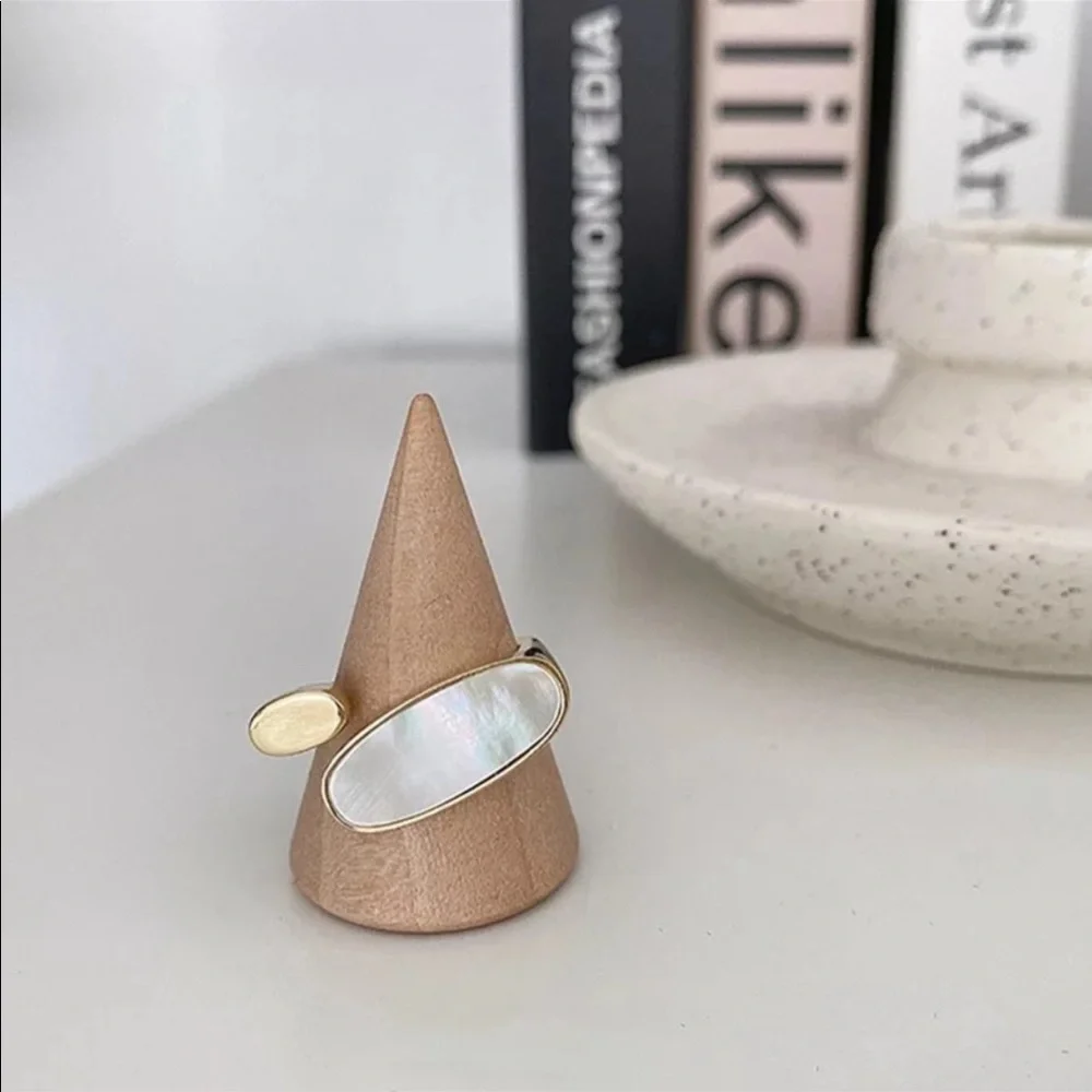 Anthropologie asymmetrical mother of pearl ring - Picture 2 of 3